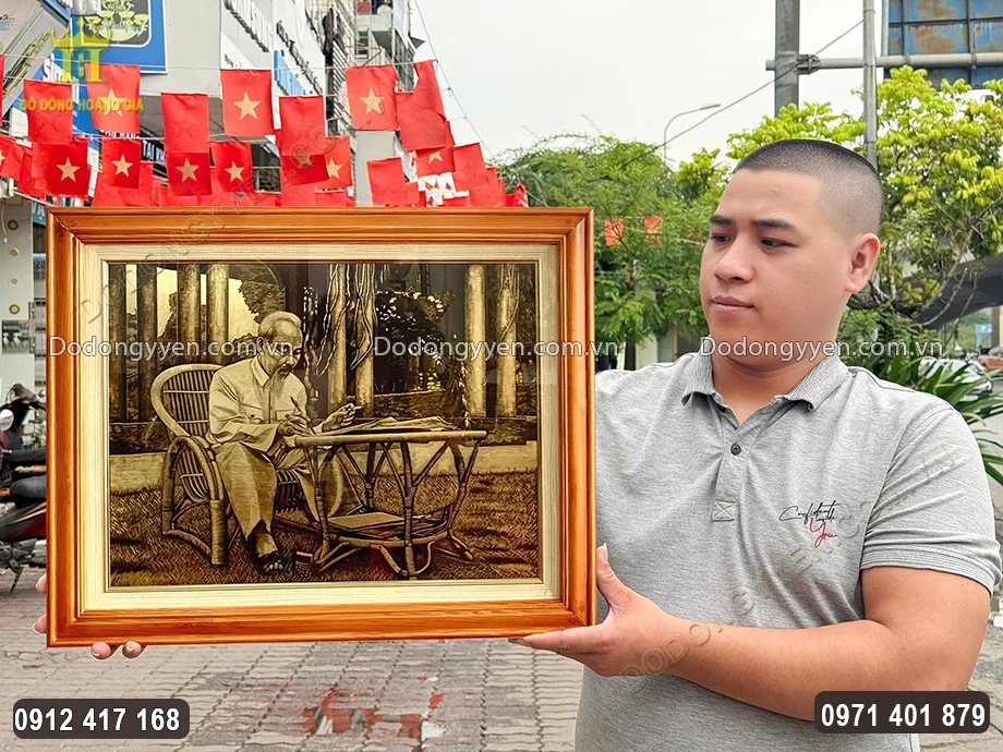 Khung tranh bằng gỗ tự nhi&ecirc;n chắc chắn
